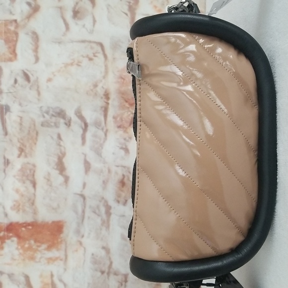 New Think Royln Alpine Quilted Crossbody Bag - Picture 5 of 12